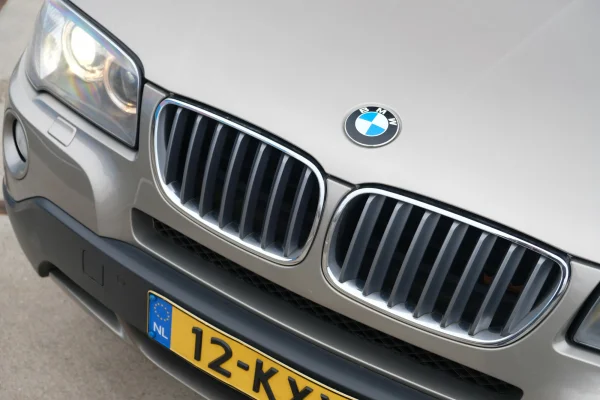 achtergrondafbeelding voor occasion BMW X3 xDrive25i uit 2009