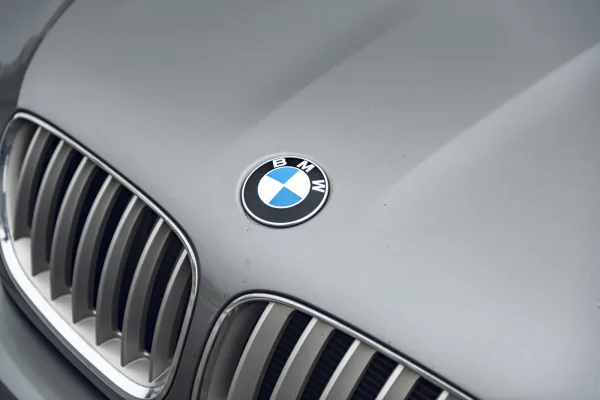 achtergrondafbeelding voor occasion BMW X5 4.4i High Executive uit 2005