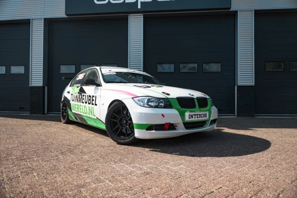 hoofdafbeelding voor BMW E90 330i uit 2005