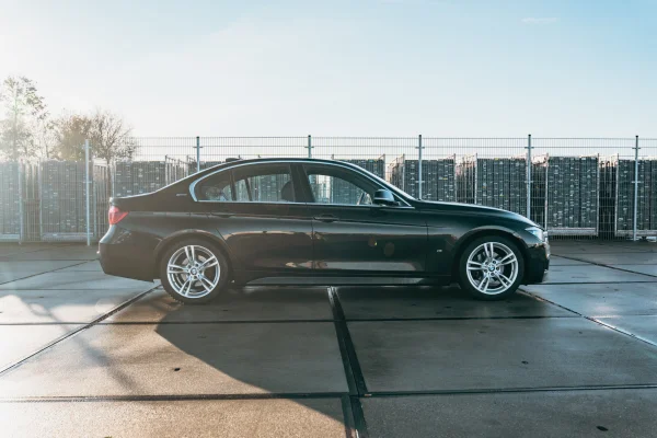 achtergrondafbeelding voor occasion BMW 330e Edition M Sport uit 2018