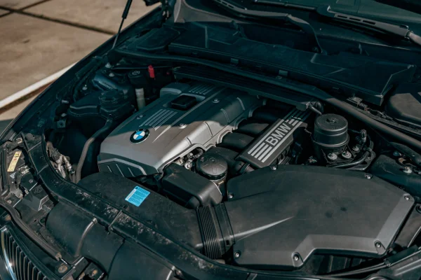 achtergrondafbeelding voor occasion BMW 330i E90 uit 2006