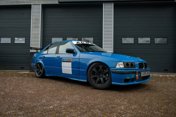 hoofdafbeelding voor BMW E36 325i Raceauto uit 1992