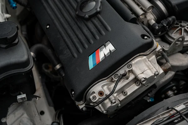 achtergrondafbeelding voor occasion BMW E46 Compact M3 Competitie en Trackday uit 2001