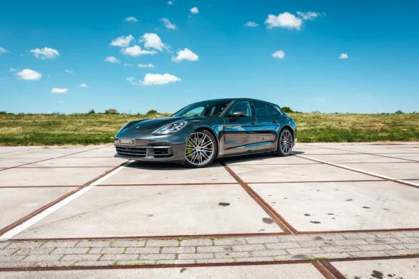 achtergrondafbeelding voor occasion Porsche Panamera Sport Turismo 2.9 4S E-hybrid uit 2020
