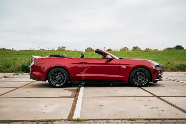 achtergrondafbeelding voor occasion Ford Mustang Convertible uit 2017