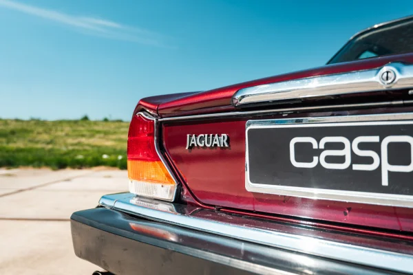 achtergrondafbeelding voor occasion Jaguar XJ 4.2 uit 1987