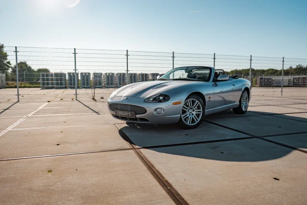 Afbeelding bij het verhaal over deze Jaguar XKR uit 2005