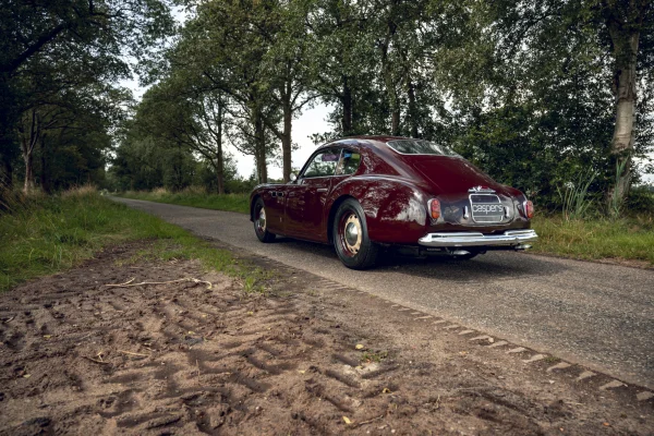 Afbeelding bij het verhaal over deze Lancia Aurelia B10 Coupé uit 1950