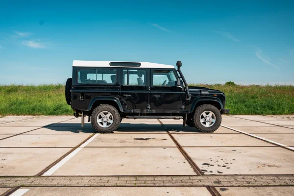 achtergrondafbeelding voor occasion Land Rover Defender 110 stawag uit 2008