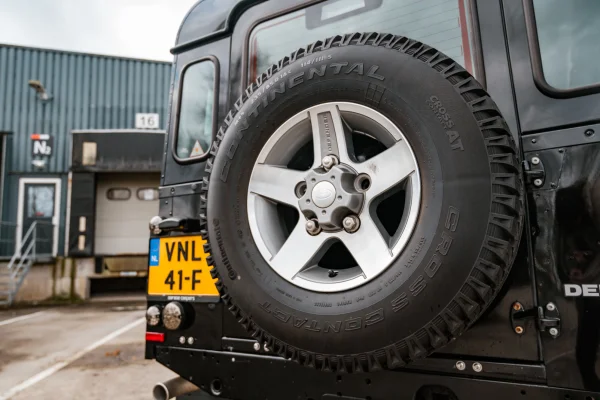 achtergrondafbeelding voor occasion Land Rover Defender 2.2 D SW 110