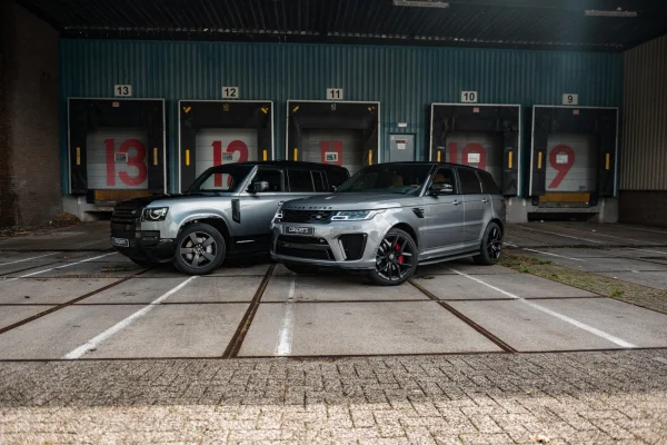 achtergrondafbeelding voor occasion Land Rover Defender 110 P400e X-Dynamic SE uit 2024