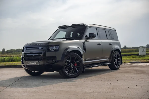 Afbeelding bij het verhaal over deze Land Rover Defender 110 uit 2022