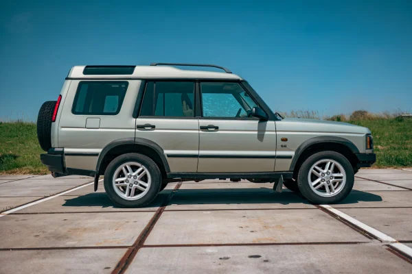 achtergrondafbeelding voor occasion Land Rover Discovery 4.6 V8 uit 2002