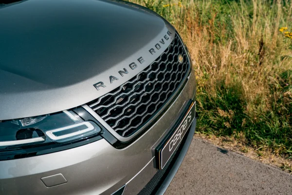 achtergrondafbeelding voor occasion Land Rover Range Rover Velar 3.0 D275 AWD R-Dynamic HSE uit 2019