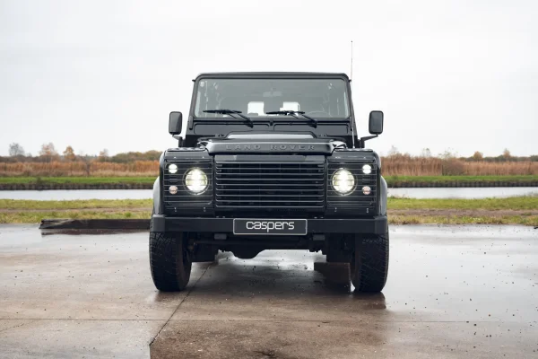 achtergrondafbeelding voor occasion Land Rover Defender 2.4 TD 110