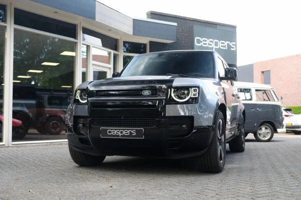 hoofdafbeelding voor Land Rover Defender 110 2.0 P400e 110 uit 2024