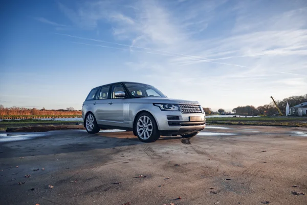 achtergrondafbeelding voor occasion Land Rover Range Rover Vogue Supercharged 5.0 V8 uit 2013