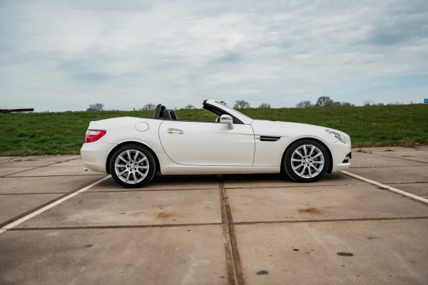 achtergrondafbeelding voor occasion Mercedes-Benz SLK 350 uit 2011