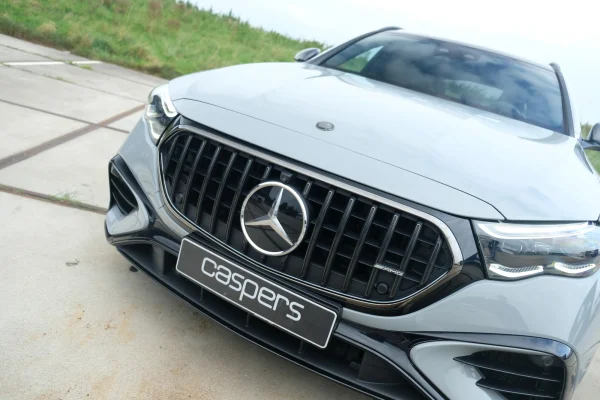 achtergrondafbeelding voor occasion Mercedes-Benz AMG E 53 Hybrid 4MATIC+ Night Edition uit 2025