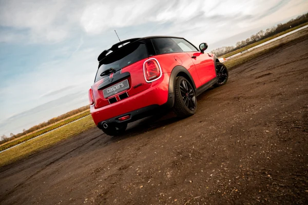 achtergrondafbeelding voor occasion MINI Cooper 1.5 Chili uit 2019