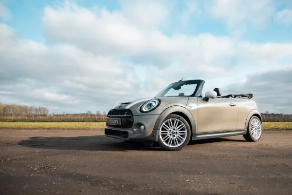 achtergrondafbeelding voor occasion MINI Cooper S Cabrio Chili II uit 2019