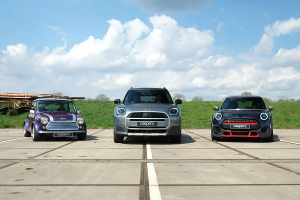 achtergrondafbeelding voor occasion MINI Countryman 1.5 C Favoured S uit 2024