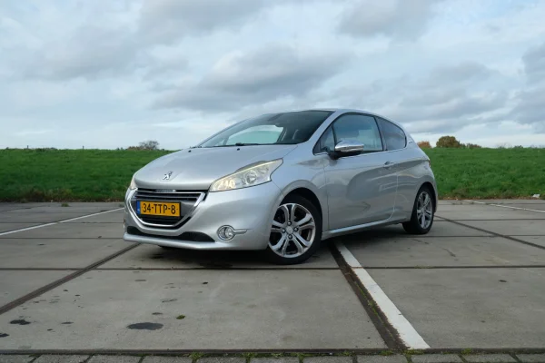hoofdafbeelding voor Peugeot 208 1.6VTi uit 2012