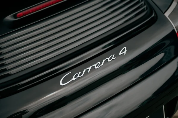 achtergrondafbeelding voor occasion Porsche 911 Carrera 4 996 Cabrio 3.4 uit 1999