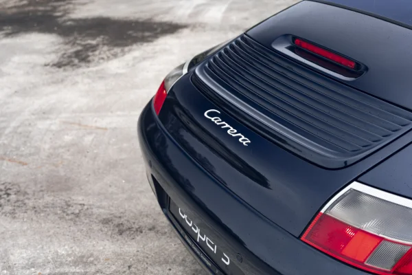 achtergrondafbeelding voor occasion Porsche 911 Cabrio 3.4 Carrera uit 1999