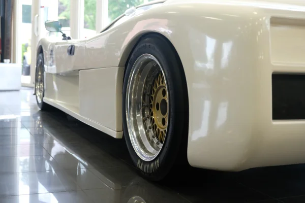 achtergrondafbeelding voor occasion Saker GT uit 2010