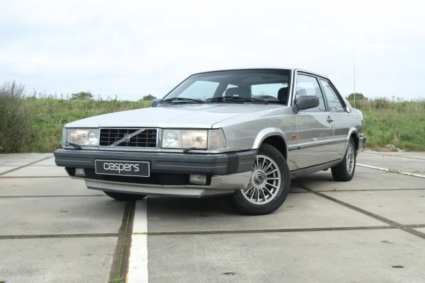 Afbeelding bij het verhaal over deze Volvo 780 Bertone Coupe uit 1986